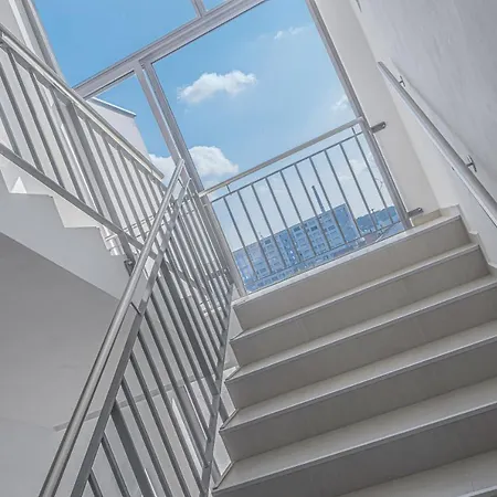 Apartment Grunt